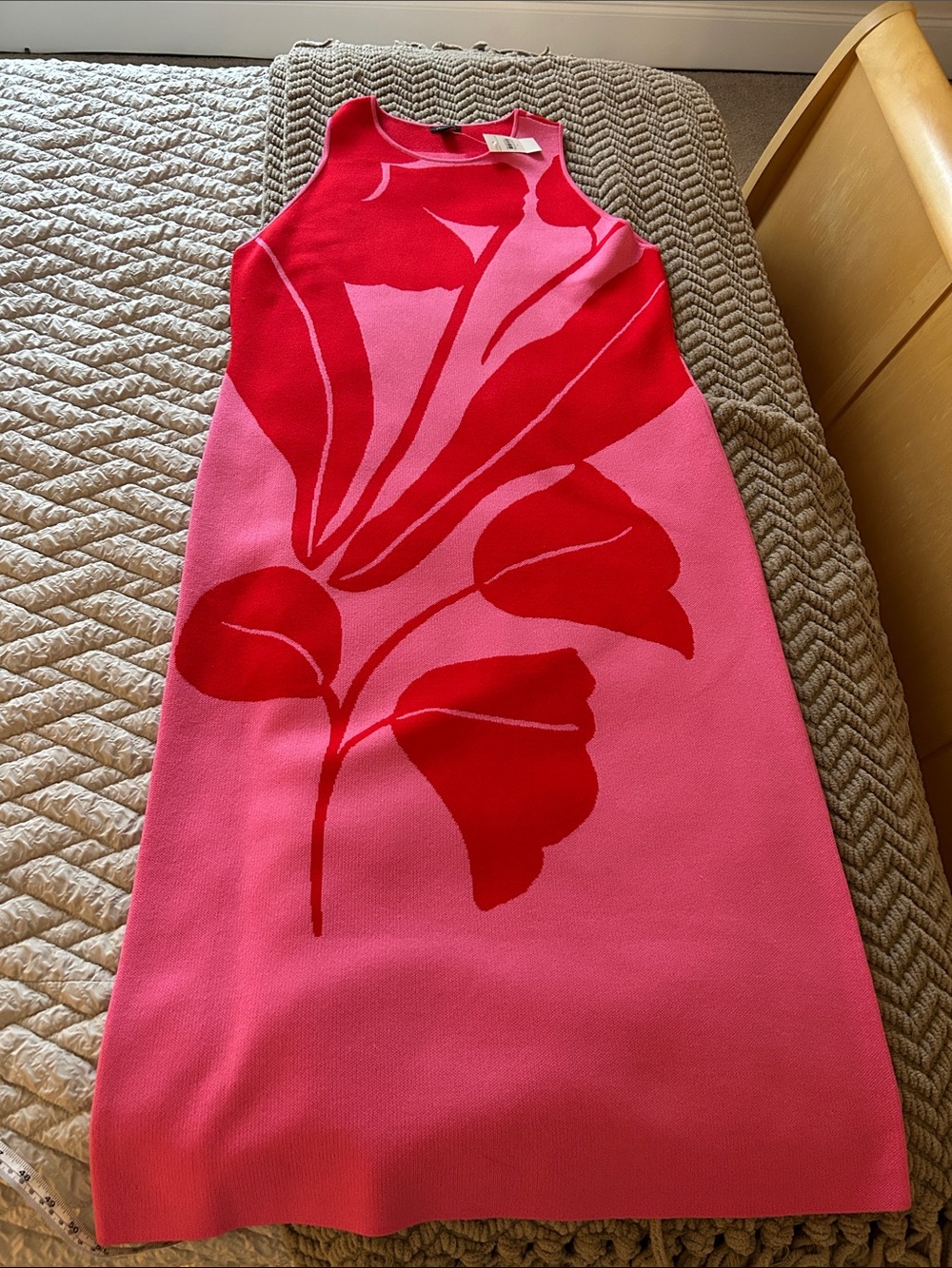 Ann Taylor Red and Pink Floral Knit Shell